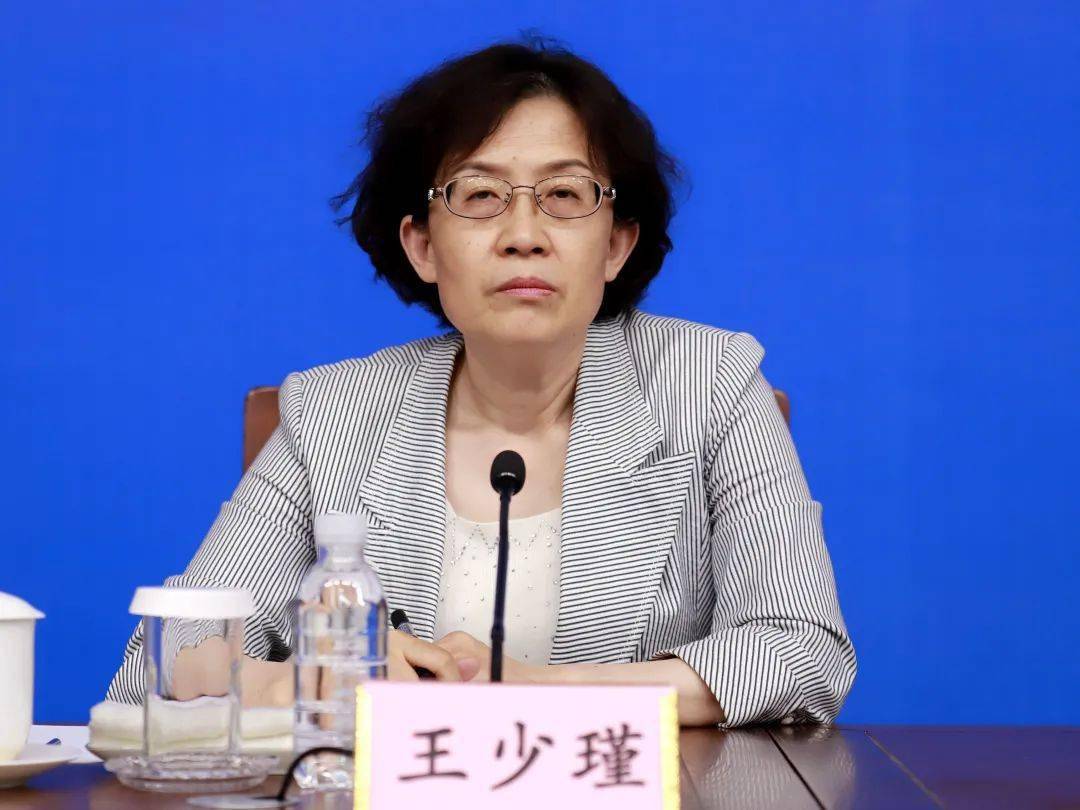 澳门一码一肖一待一中百度释义解释与落实策略探讨