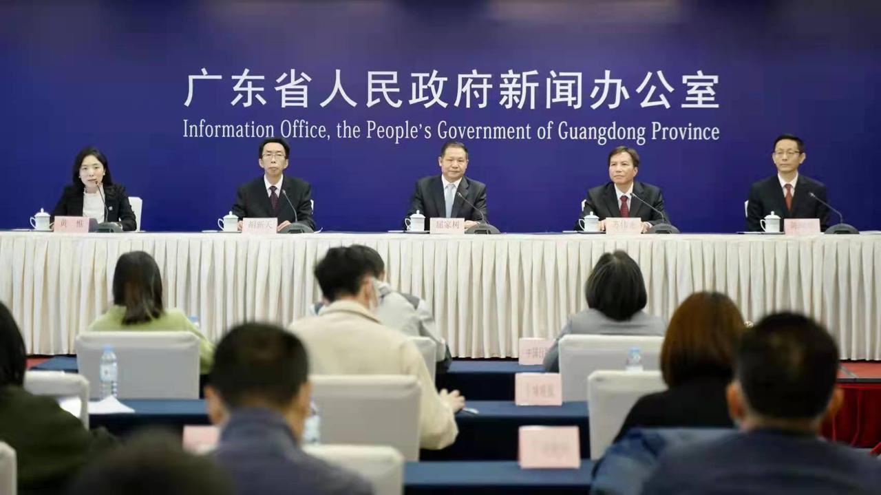 迈向未来，探索2025年全年資料免費大全的優勢及其实施策略