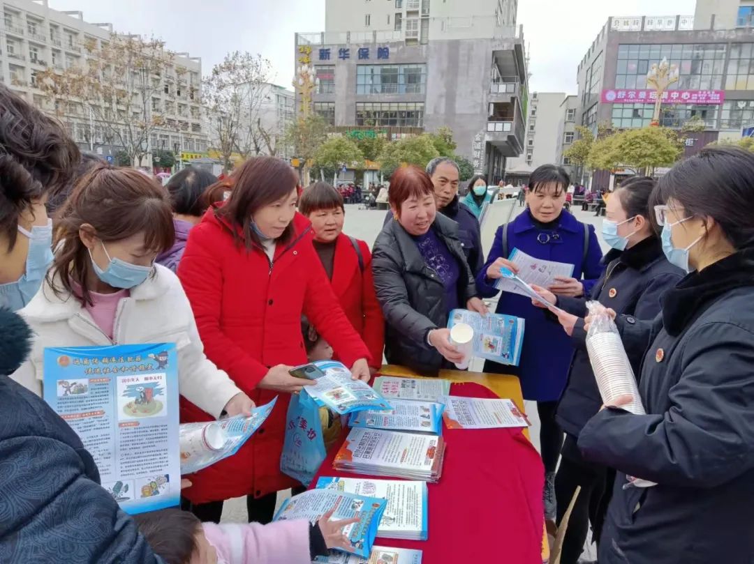 关于澳门特马今晚开什么码的问题解答与解释——警惕赌博陷阱，共建法治社会