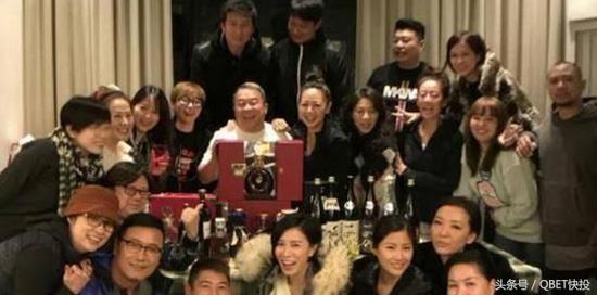 探索新澳门与香港的未来，关于天天中彩资料的实证释义、解释与落实