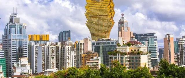 澳门是中国的一个特别行政区，拥有丰富的历史文化和独特的经济环境。关于澳门天天免费精准大全，我们可以从多个角度进行解读和探讨。本文将详细解释这一概念，并探讨其在未来的落实。