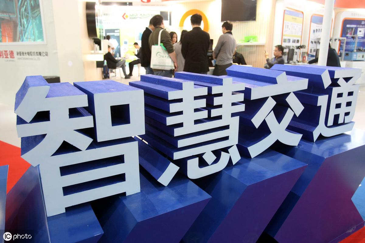 关于一码一肖与未来预测，探索2025年打开码结果的定量解答与深入解读