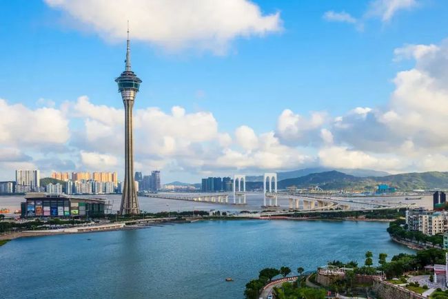 澳门作为中国的特别行政区，一直以来都是旅游、文化、商业等多方面的焦点。随着时代的发展，澳门也在不断地变化和发展。本文将结合关键词2025新澳门的资料大全、时代解答解释落实，从不同角度探讨澳门未来的发展趋势和特点。